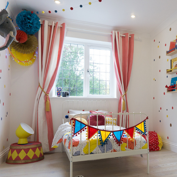 Everly’s Circus Room | Reader Room